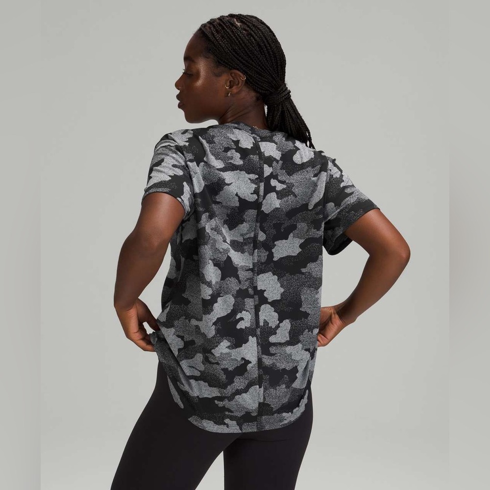 lululemon athletica Black and Gray Camo Short Sleeve Tee
